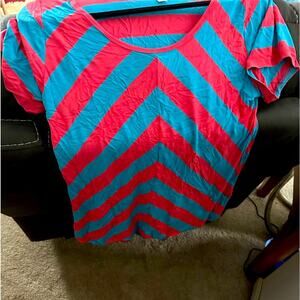 LuLaRoe claasic M - very stretchy fits up to XL red and blue stripes